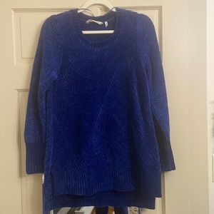 Gorgeous criss cross design, dark blue chenille cozy sweater.